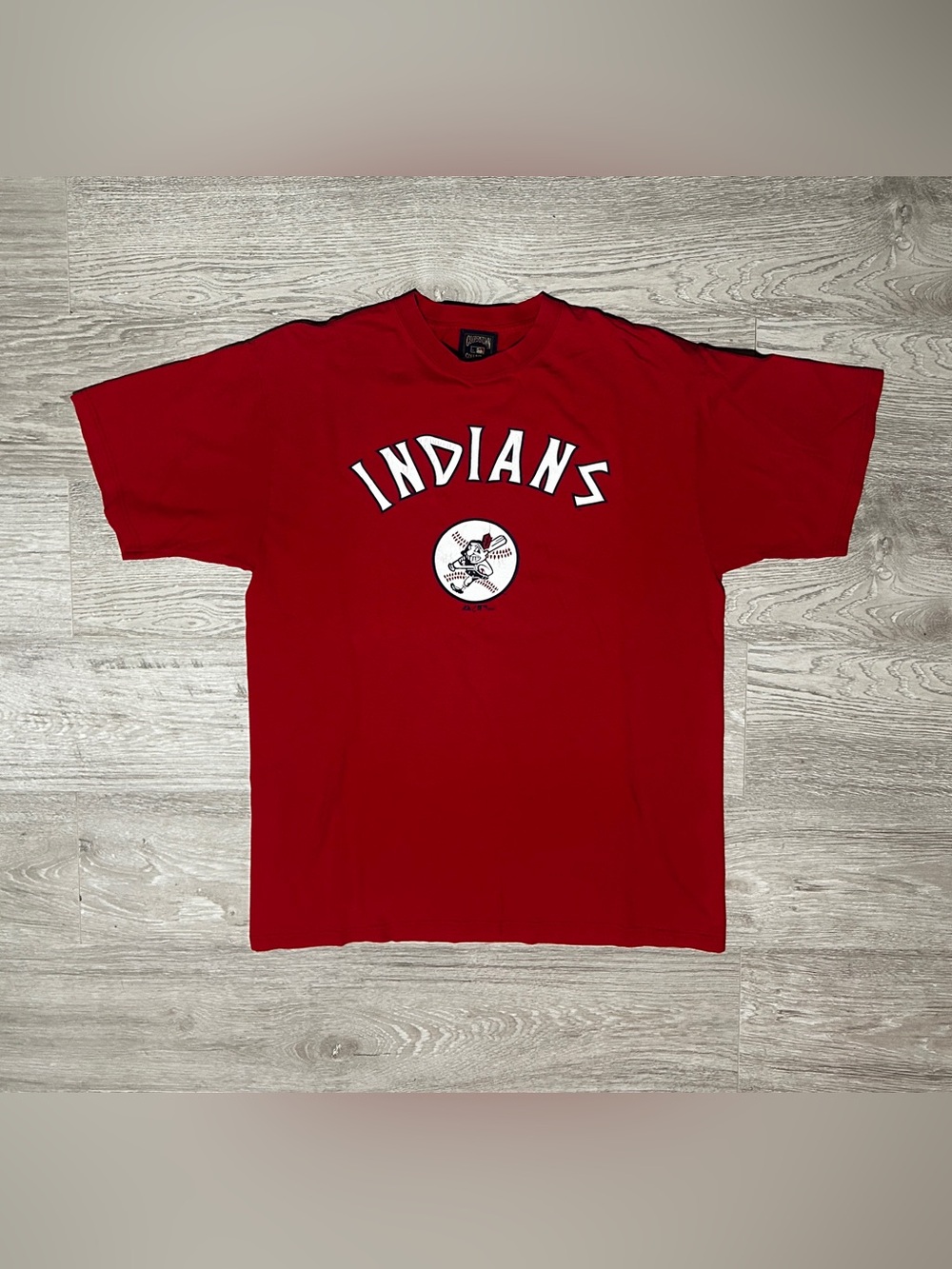 2004 Cleveland Indians MLB Majestic Vintage Baseball Graphic T-Shirt